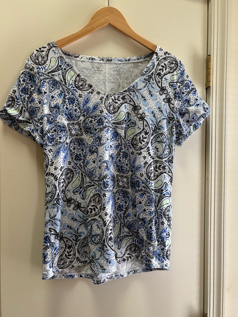 T by Talbots White/Blue Paisley Short Sleeve Tee